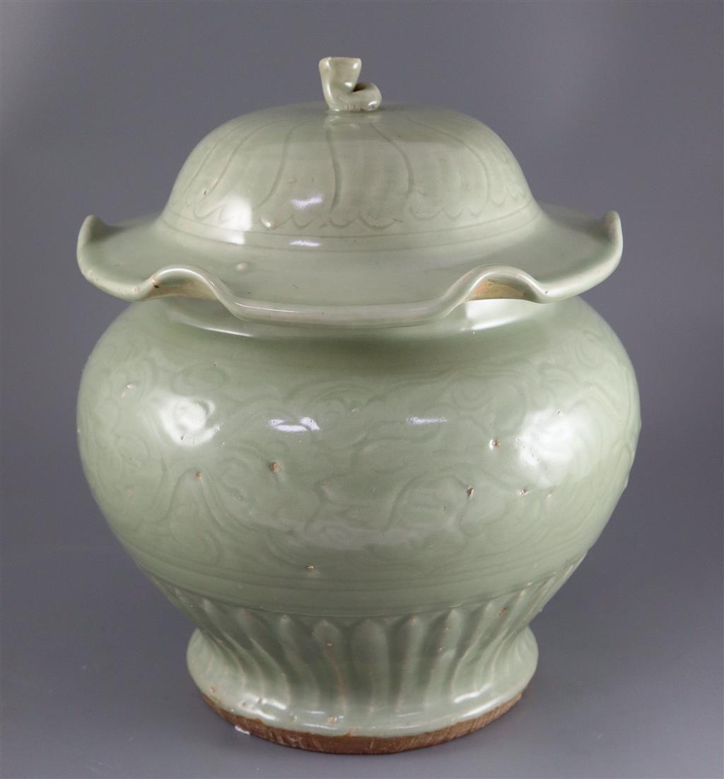 A large Chinese celadon jar and cover, Ming dynasty or later, 35cm high